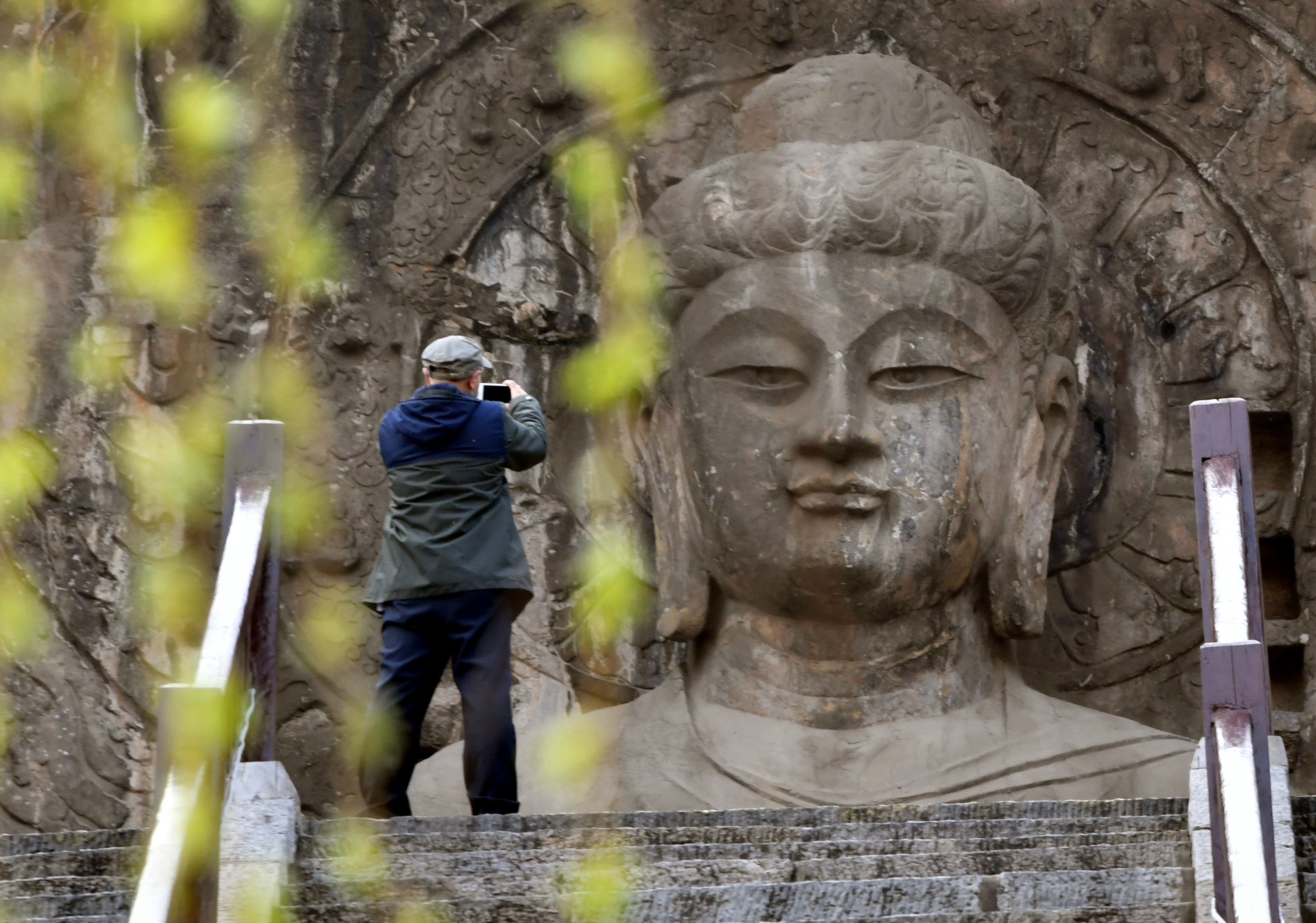 文旅新探|龍門石窟：佛窟不語 藝術(shù)永恒