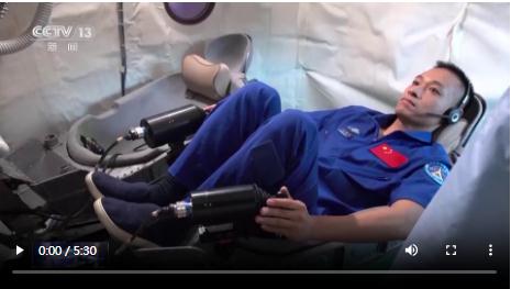 坦克→戰(zhàn)機→神十七，他明天就要去太空了