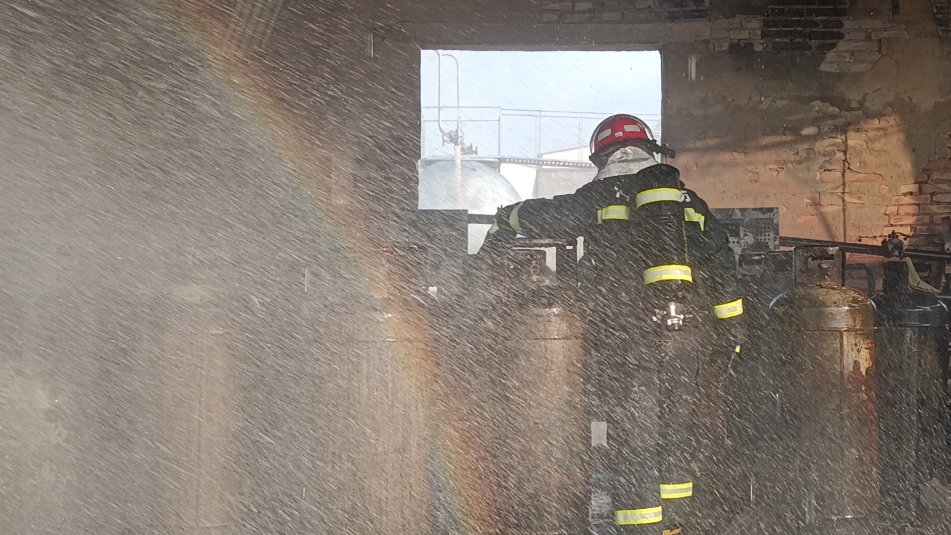 你好，119①丨從“橄欖綠”到“火焰藍” 十九年老消防的心愿是警鈴不響