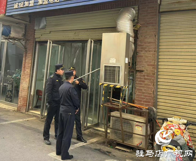 經(jīng)濟(jì)開發(fā)區(qū)城市管理局對(duì)早餐店油煙燃?xì)忾_展安全排查