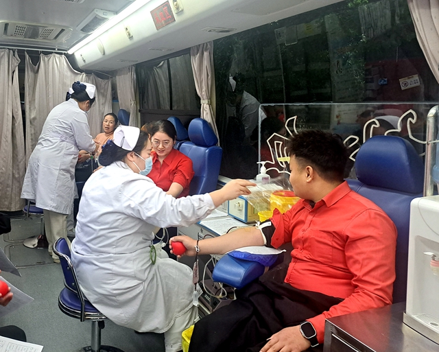 真情匯聚歡樂愛家 獻(xiàn)血傳遞溫暖大愛