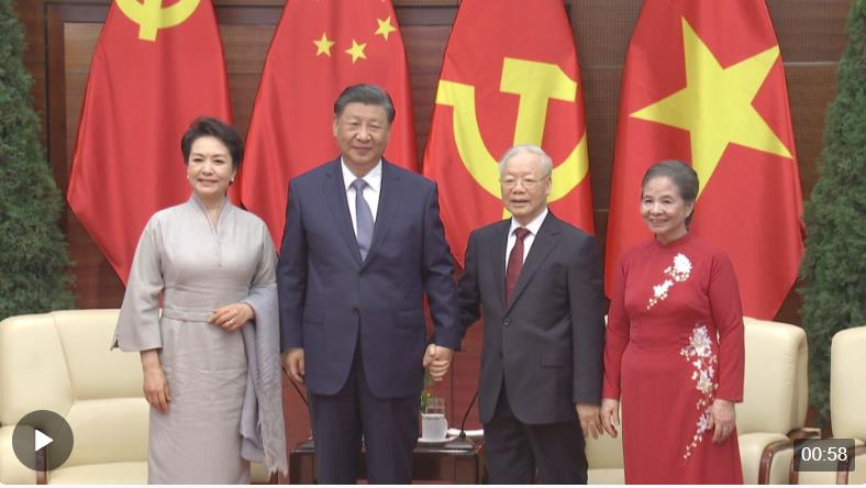 獨(dú)家視頻丨即將啟程回國(guó)之際 習(xí)近平和夫人彭麗媛同阮富仲和夫人吳氏敏話別