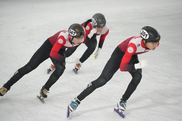 駐馬店市舉辦小學生短道速滑選拔賽