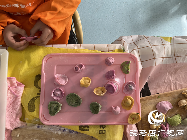 駐馬店市殘聯(lián)博愛幼兒園開展“快樂冬至 情暖童心”活動