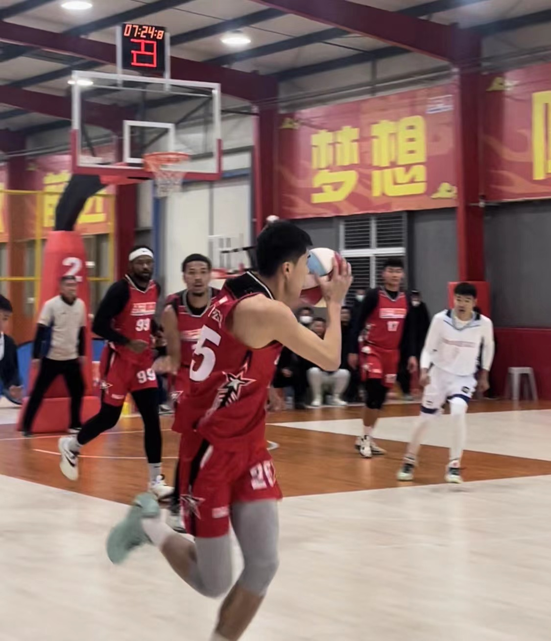 駐馬店市第一屆ZBA籃球邀請(qǐng)賽開賽