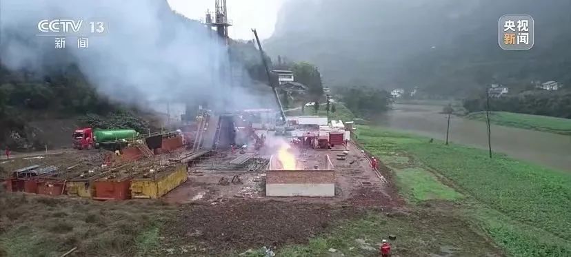 河南發(fā)現(xiàn)大油田！24小時自噴17.13噸，估算資源量將達(dá)1.07億噸