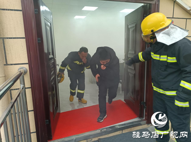西平縣譚店鄉(xiāng)：加強(qiáng)安全教育 組織開(kāi)展應(yīng)急消防演練