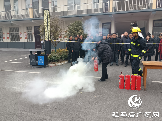 西平縣譚店鄉(xiāng)：加強(qiáng)安全教育 組織開(kāi)展應(yīng)急消防演練