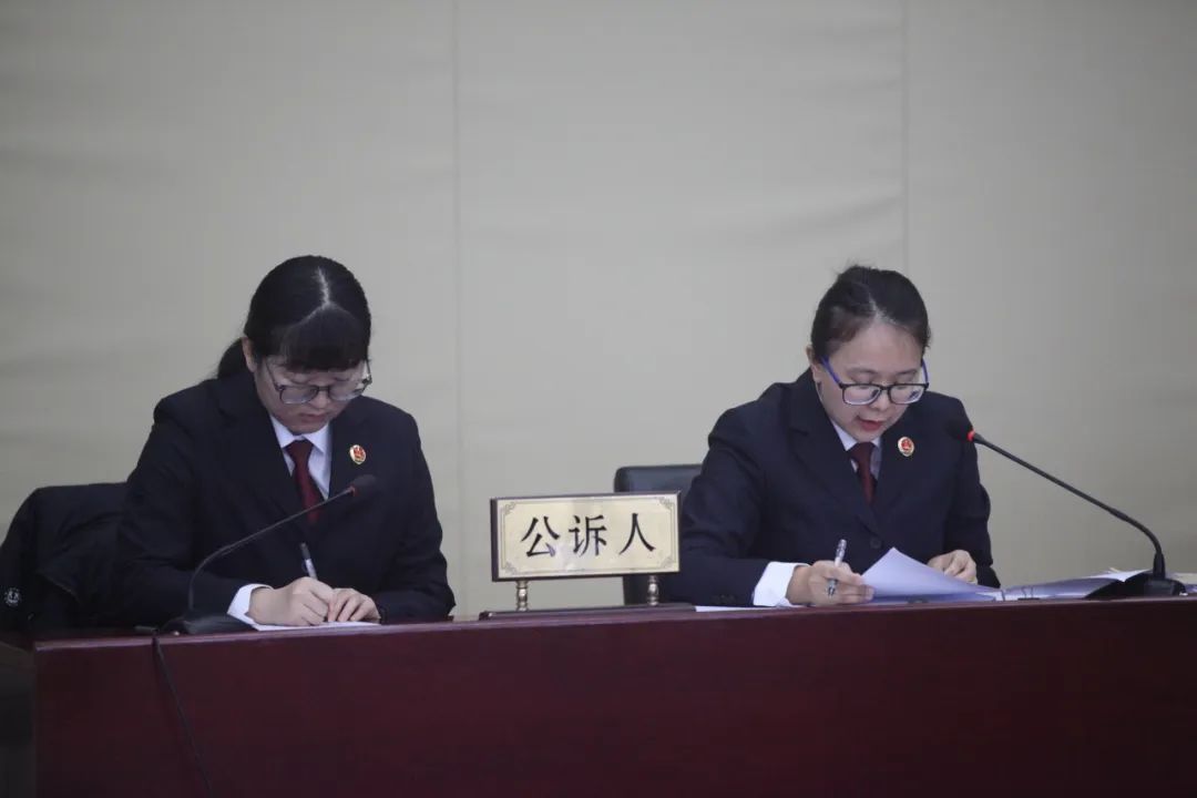 組團(tuán)盜挖光緒親爹醇親王墓葬，8人受審