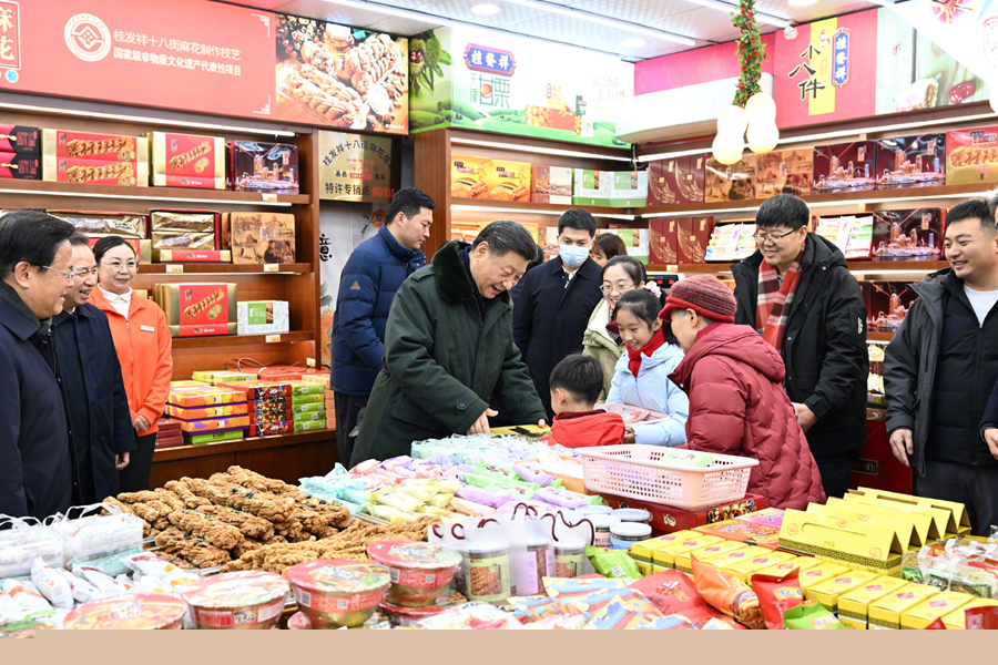 習近平春節(jié)前夕在天津看望慰問基層干部群眾