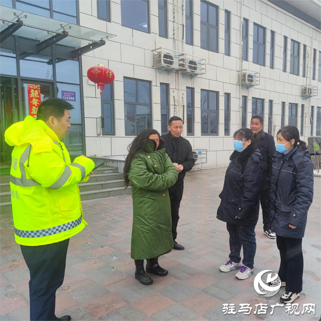 汝州女子冰凍天氣被高速收費站暖心救援！為高速工作人員點贊！