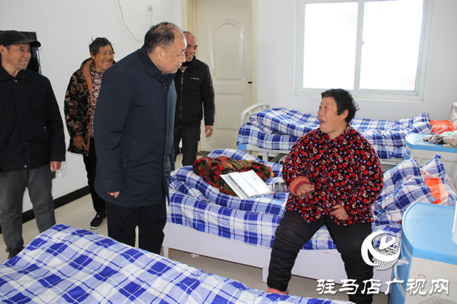 中國(guó)殘聯(lián)副主席張銀良看望慰問困難殘疾兒童家庭和托養(yǎng)殘疾人