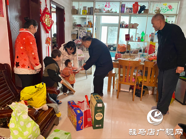 中國(guó)殘聯(lián)副主席張銀良看望慰問困難殘疾兒童家庭和托養(yǎng)殘疾人