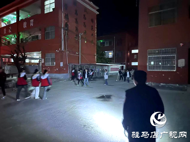 確山縣公安局：站好“護(hù)學(xué)崗”，守好“成長路”