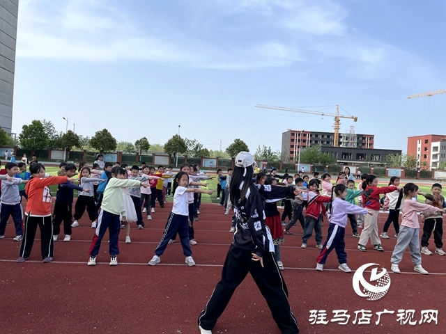 駐馬店市舞蹈家協(xié)會開展文藝志愿服務(wù)活動(dòng)