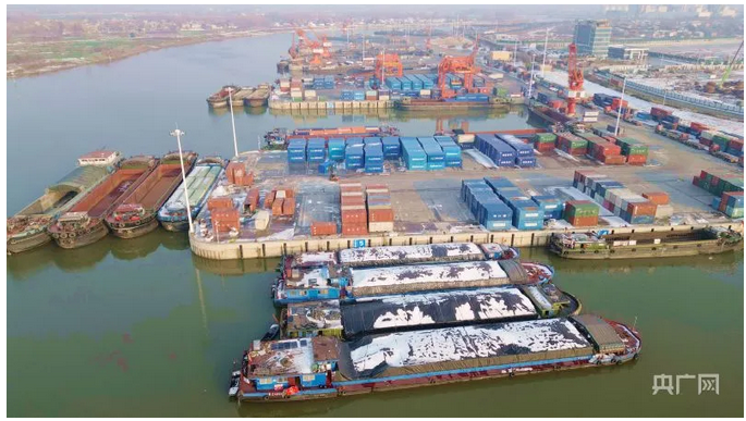 把“出?？凇卑岬健凹议T(mén)口”丨焦點(diǎn)網(wǎng)談 