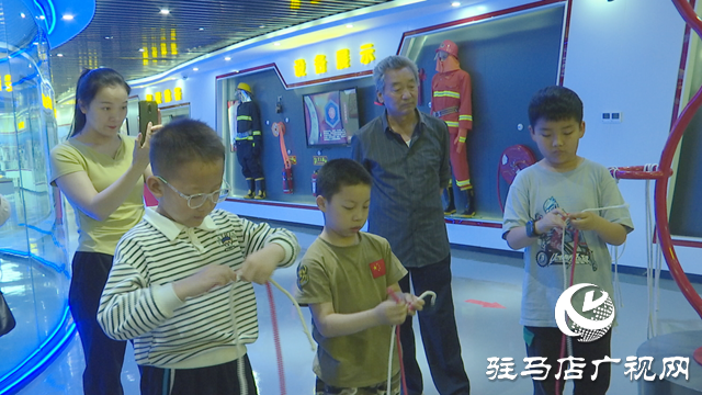 駐馬店市工人文化宮舉行消防安全小衛(wèi)士親子體驗活動