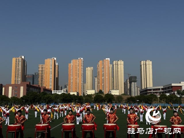 駐馬店市第八屆市長(zhǎng)杯校園足球聯(lián)賽開(kāi)幕