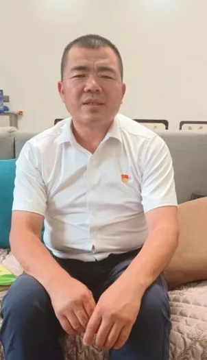 高速路上前車起火！許昌市民勇敢救援！