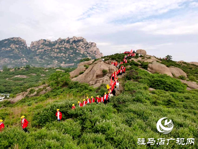 駐馬店市實驗中學(xué)開展“禮贊新中國 奮進(jìn)新時代”綜合實踐活動