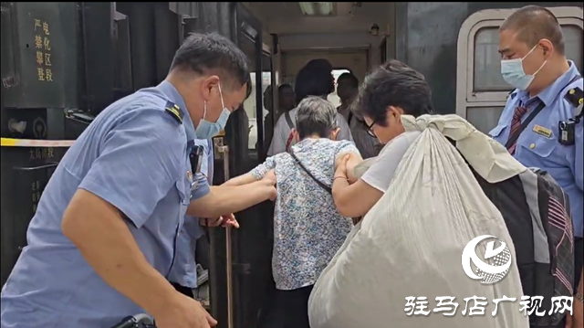 駐馬店車務(wù)段加開(kāi)10趟列車保障端午小長(zhǎng)假旅客出行