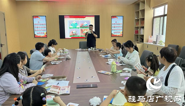 駐馬店市博物館“香包制作”活動走進民生社區(qū)