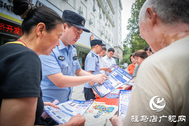 駐馬店市公安局經(jīng)濟(jì)開發(fā)區(qū)分局開展反詐宣傳進(jìn)企業(yè)活動