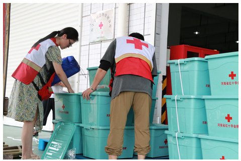 救援一線畫面！紅十字救援隊(duì)馳援南陽轉(zhuǎn)移受困群眾!
