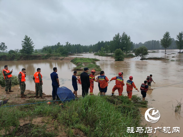 確山縣石滾河鎮(zhèn)：防汛一線黨旗飄揚 同心協(xié)力盡顯擔當
