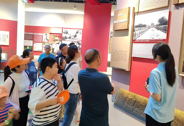 駐馬店車務段開展紅色教育主題親子團建活動