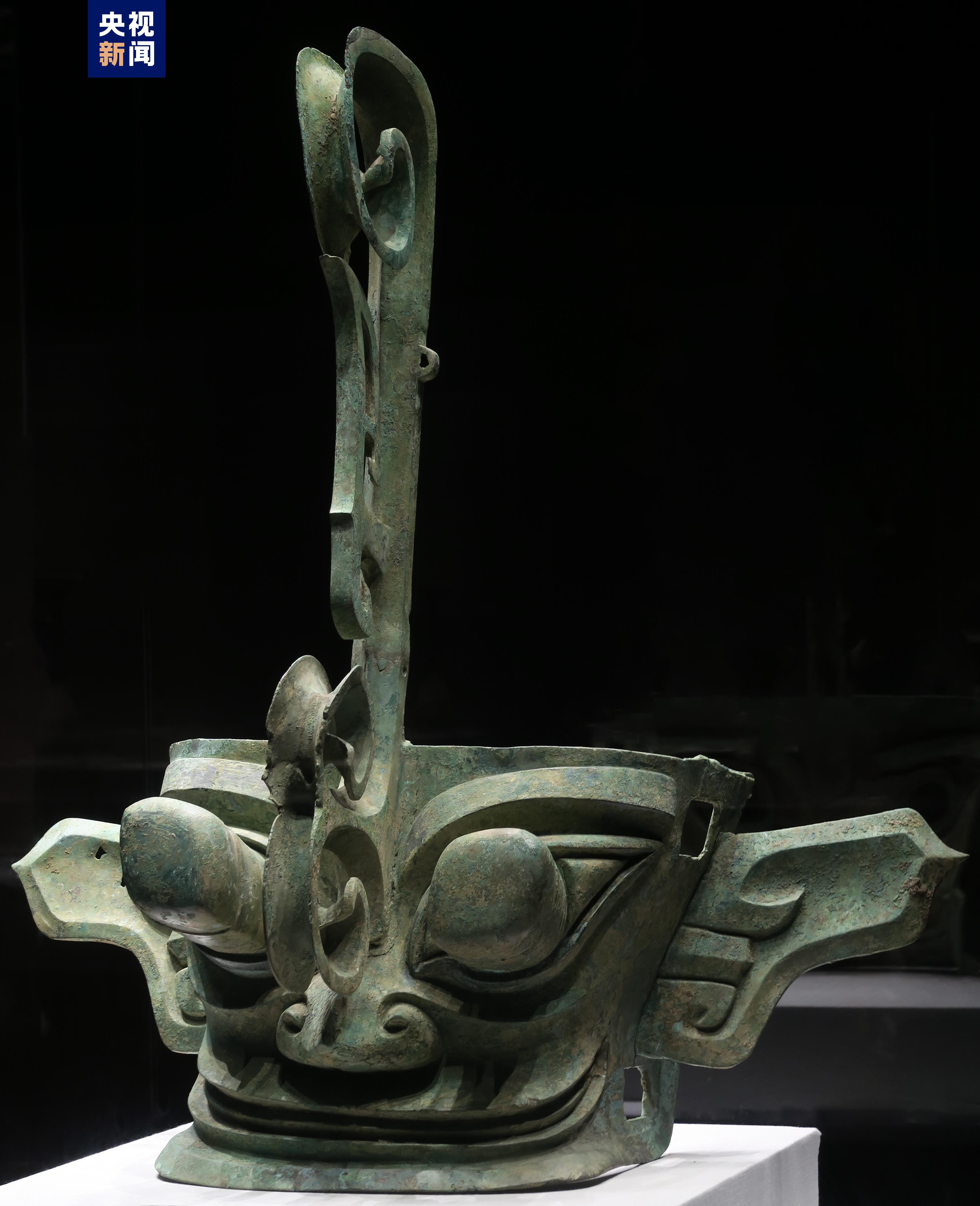 文化中國行丨三星堆文物首次大規(guī)模進(jìn)京！十件文物帶你打卡→