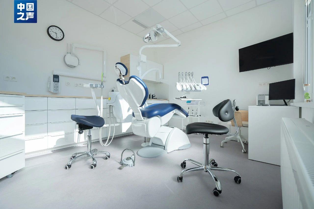 模糊方案、捆綁消費……消費者反映種植牙踩坑，記者調(diào)查