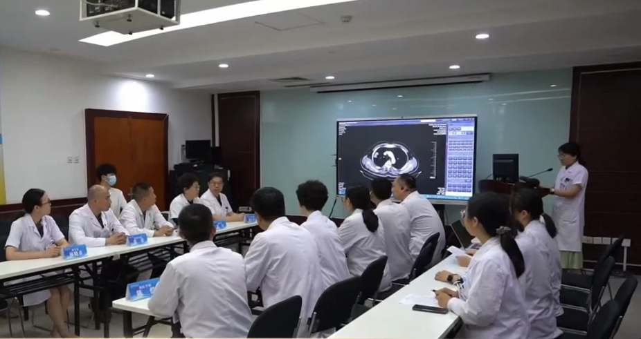 只需掛一個(gè)號(hào)，專(zhuān)家圍著患者轉(zhuǎn)！這是什么操作？