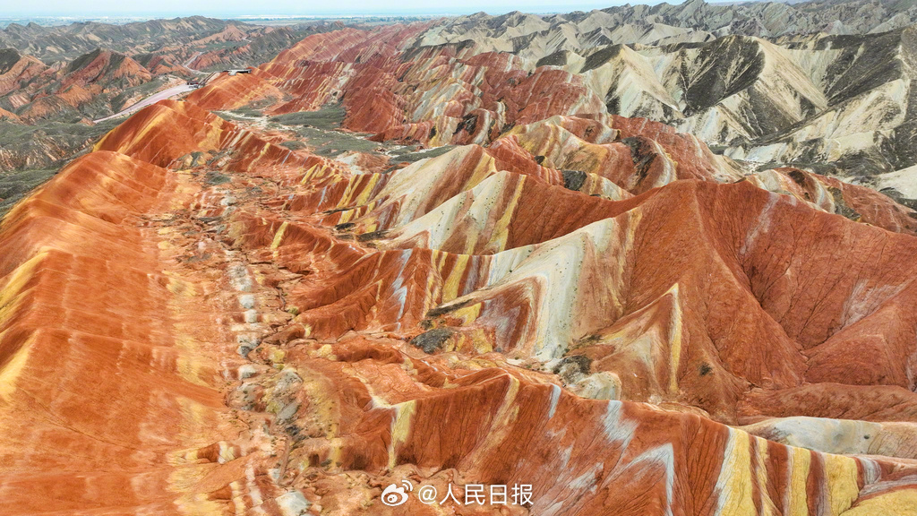 壯闊！甘肅丹霞地貌拿捏配色太到位了