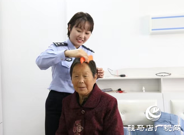 新蔡縣公安局開(kāi)展尊老敬老愛(ài)老活動(dòng)
