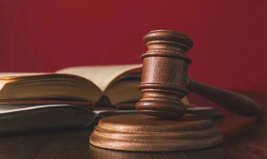 00后網(wǎng)上吐槽公司無效加班被開除，官司一路打到二審終敗訴