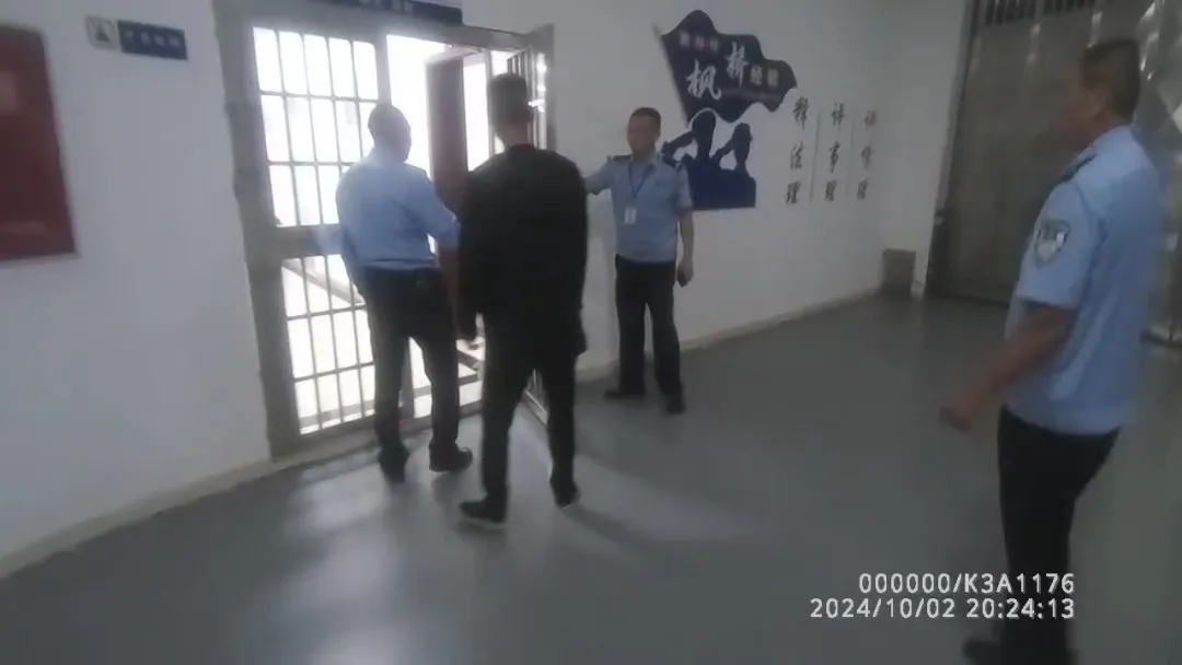 從243公里降至105公里！旅客這個(gè)行為致列車(chē)降速運(yùn)行3分鐘，警方：拘留！