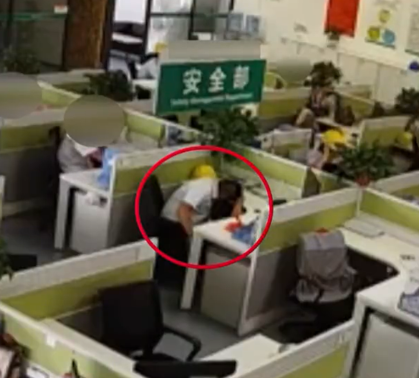 上班睡覺1小時(shí)被開除？法院這樣判……