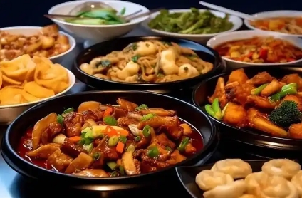 “春節(jié)剩宴”到底能不能吃？剩飯菜處理“口訣”，轉(zhuǎn)給家人