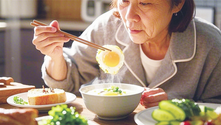 按時吃早餐 預(yù)防膽囊炎