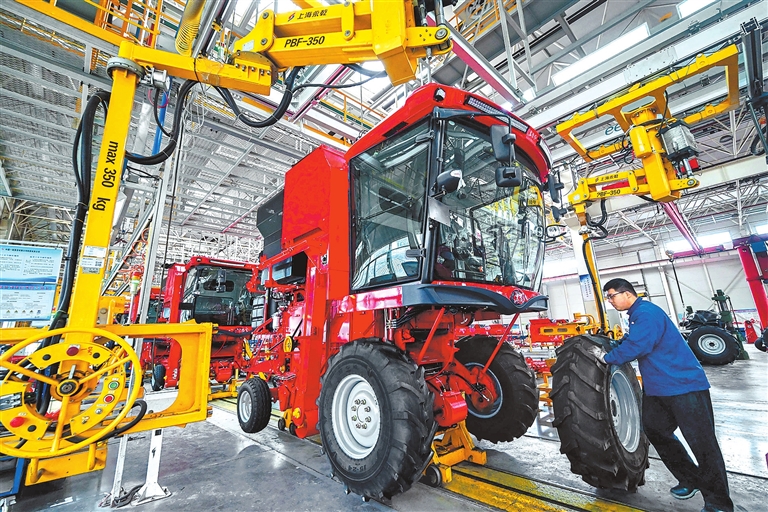 拼搶一季度 實(shí)現(xiàn)開(kāi)門(mén)紅丨農(nóng)機(jī)市場(chǎng)俏 趕制訂單忙