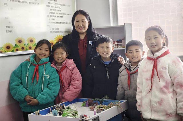 “愛(ài)心媽媽”越玉環(huán)：為留守兒童筑造心靈暖巢