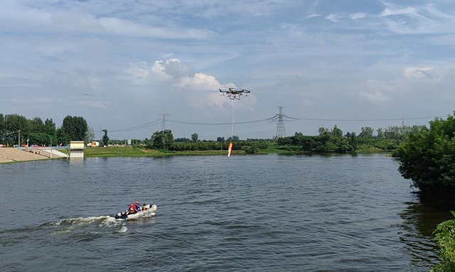 侯杰：逆行洪流守護生命 用微光點亮希望