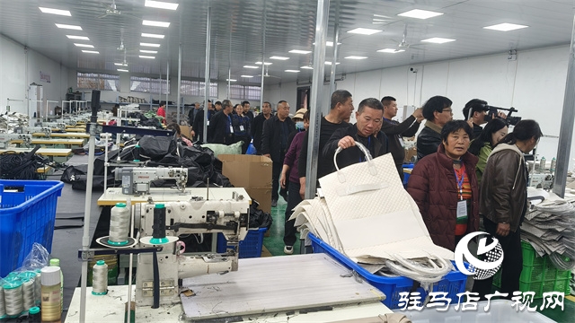 山西100余名高素質(zhì)農(nóng)民赴駐馬店市開發(fā)區(qū)六合紅心農(nóng)民專業(yè)合作社參觀學(xué)習