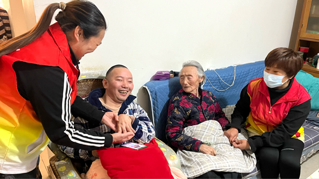 天中義工聯(lián)合會：關(guān)愛獨居老人 讓“空巢”不“空心”