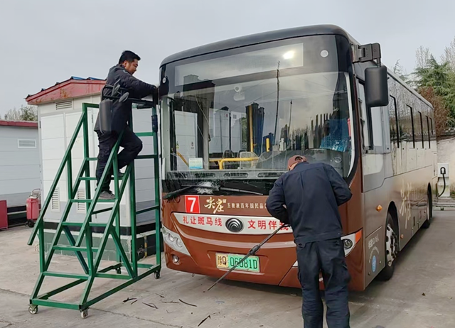 駐馬店：千余輛公交車全面“體檢”迎夏
