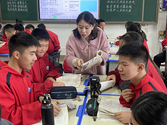 【奮斗正青春】崔苗：春風(fēng)化雨育新苗 提燈引路譜新章