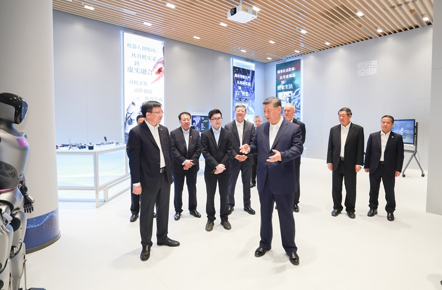 習(xí)近平在上?？疾? /></p>
<p>4月29日，中共中央總書(shū)記、國(guó)家主席、中央軍委主席習(xí)近平在上?？疾?。這是習(xí)近平在位于徐匯區(qū)的上海&ldquo;模速空間&rdquo;大模型創(chuàng)新生態(tài)社區(qū)考察。</p>
<p>新華社記者 王曄 攝</p>
<p><img src=