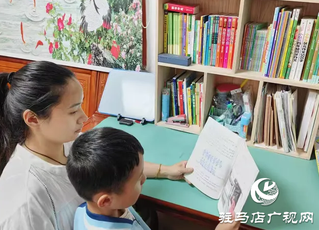  書(shū)香浸潤(rùn)心靈，閱讀點(diǎn)亮人生一一駐馬店市第三小學(xué)世界讀書(shū)日活動(dòng)成果展