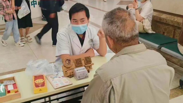 守護(hù)呼吸健康，踐行優(yōu)質(zhì)服務(wù)——駐馬店市中醫(yī)院開(kāi)展世界防治哮喘日義診活動(dòng)